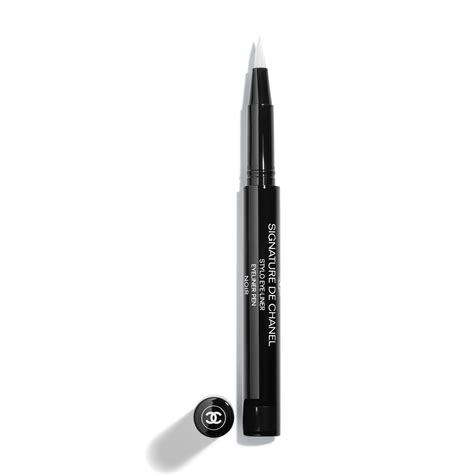 signature de chanel intense eyeliner.